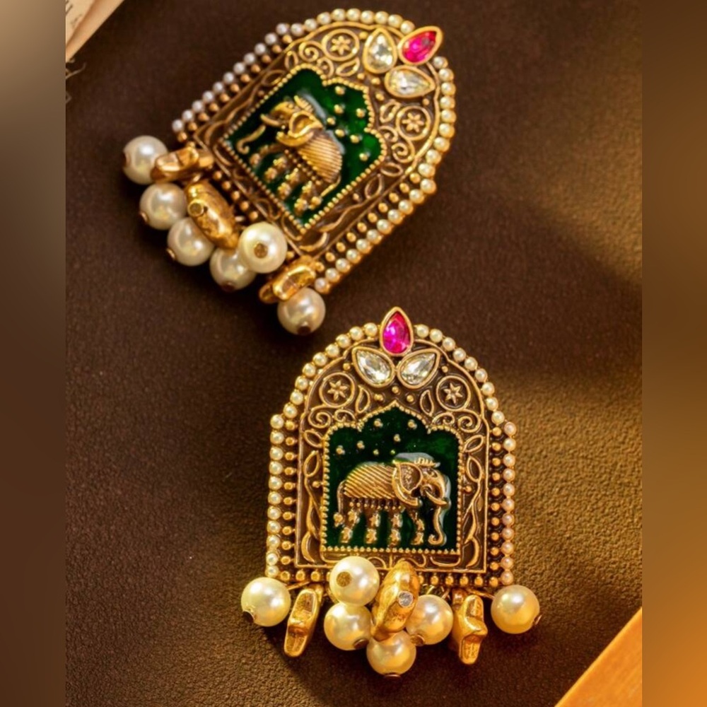 Vintage Elegant Gold and Green Elephant Earrings - Picture 1 of 4